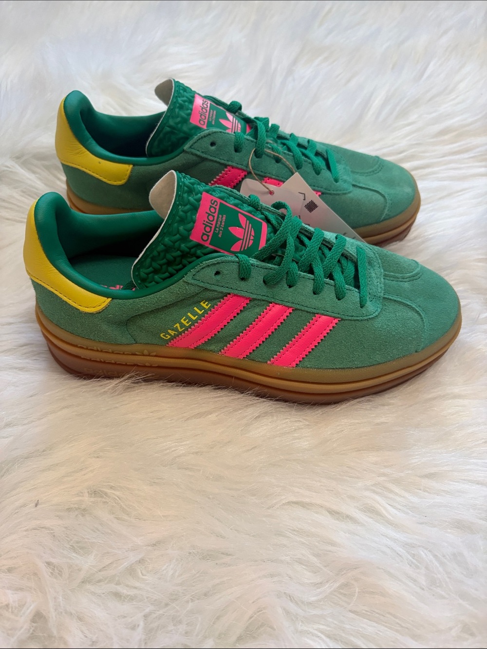 Adidas Gazelle Indoor Green Glow Pink Gum Sneakers 6.5 NWT